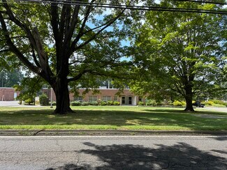 Plus de détails pour 2225 Reservoir Ave, Trumbull, CT - Industriel/Logistique à vendre