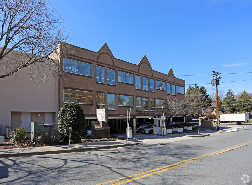 4940 Hampden Ln, Bethesda, MD à louer - Photo de l’immeuble – Image 1 sur 2