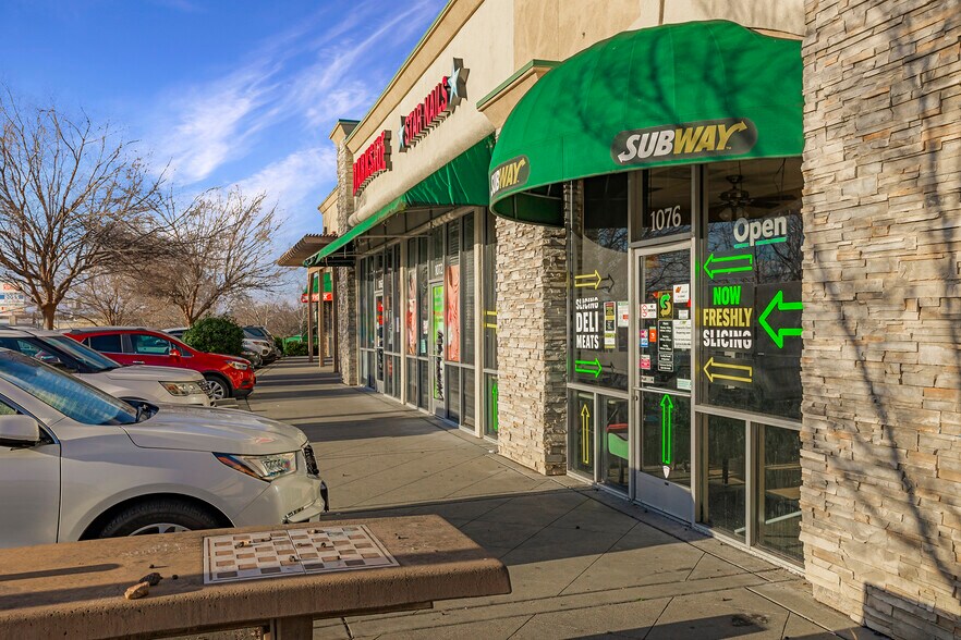 1060 S Main St, Red Bluff, CA à louer - Photo de l’immeuble – Image 3 sur 6