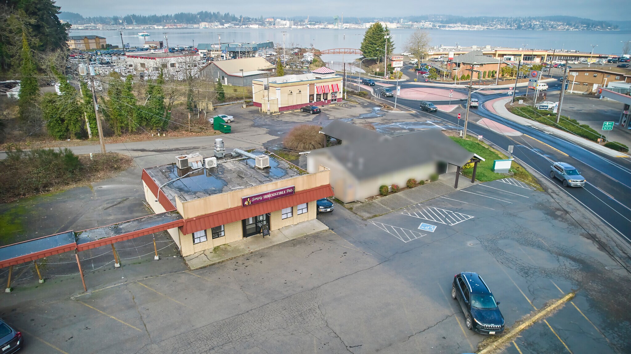 100-160 Bethel Ave portefeuille de 3 biens à vendre sur LoopNet.fr Photo de l’immeuble– Image 1 sur 7