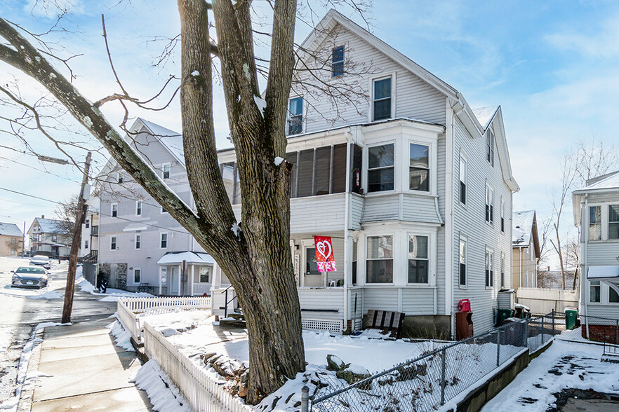 7-9 Gaulin Ave, Woonsocket, RI à vendre - Photo de l’immeuble – Image 3 sur 19