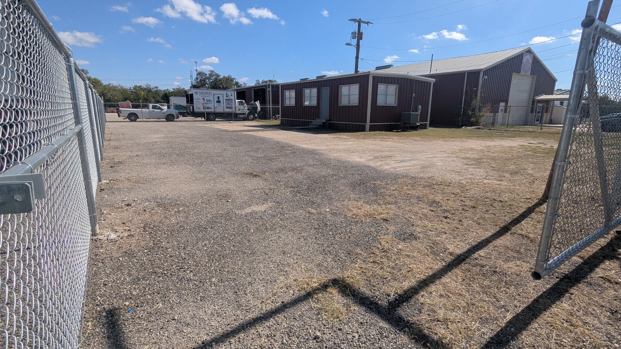 2940 S WW White Rd, San Antonio, TX à louer Photo de l’immeuble– Image 1 sur 11