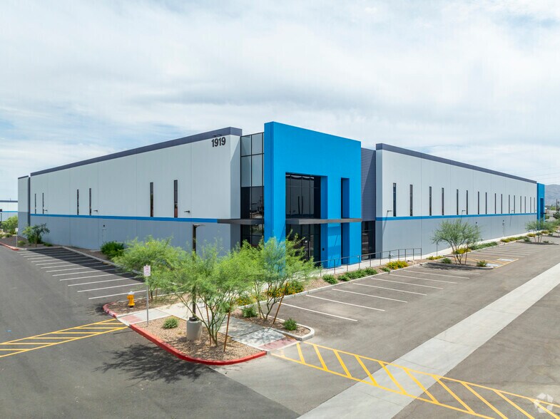 1900 Encinas ln, Phoenix, AZ à louer - Photo principale – Image 1 sur 6
