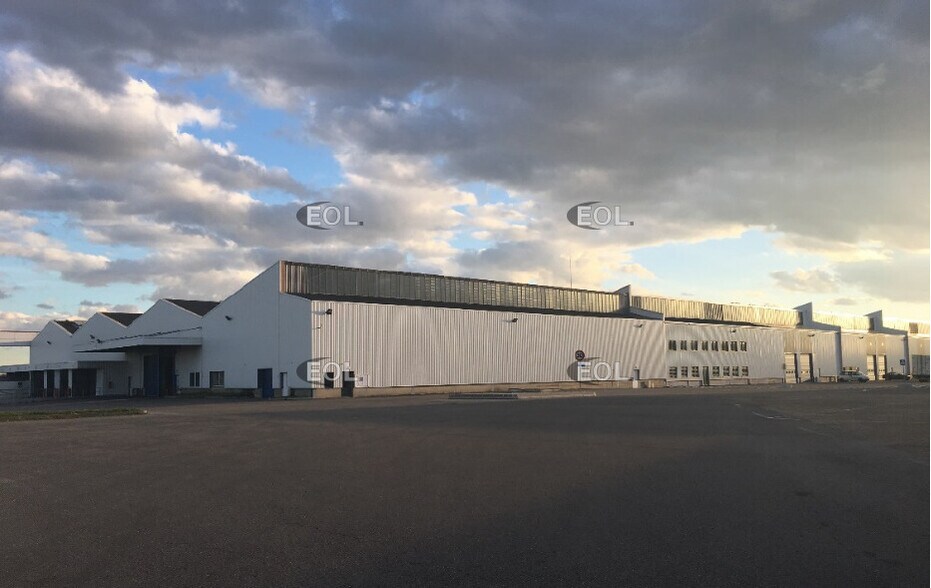 Industriel/Logistique dans Nîmes à louer - Photo de l’immeuble – Image 2 sur 3