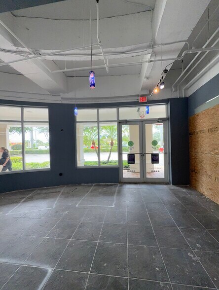 1750 N Congress Ave, Boynton Beach, FL à louer - Photo intérieure – Image 3 sur 23