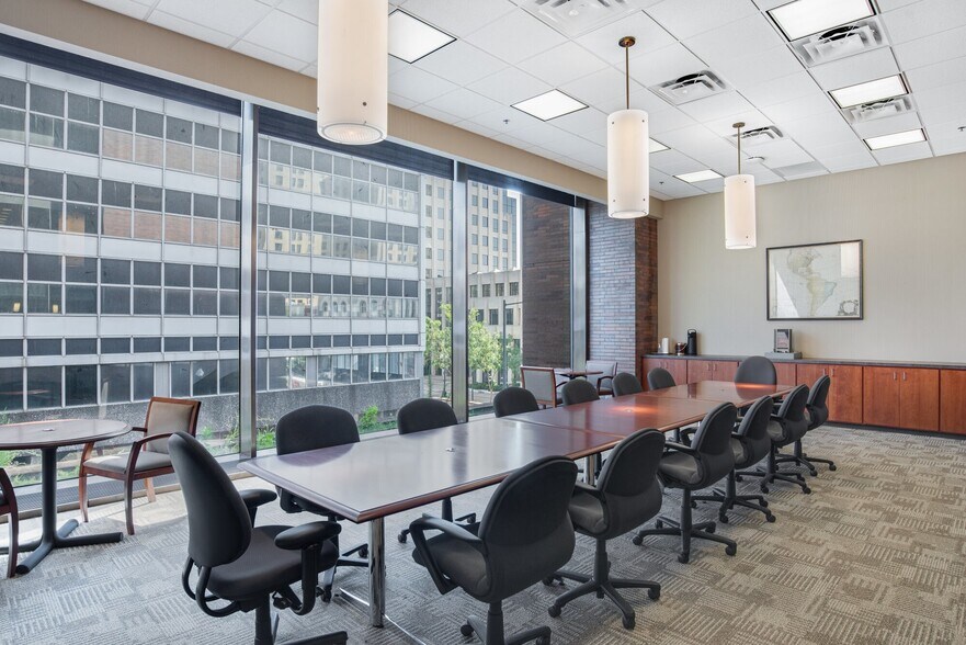 400 Texas St, Shreveport, LA à louer - Photo de l’immeuble – Image 3 sur 8