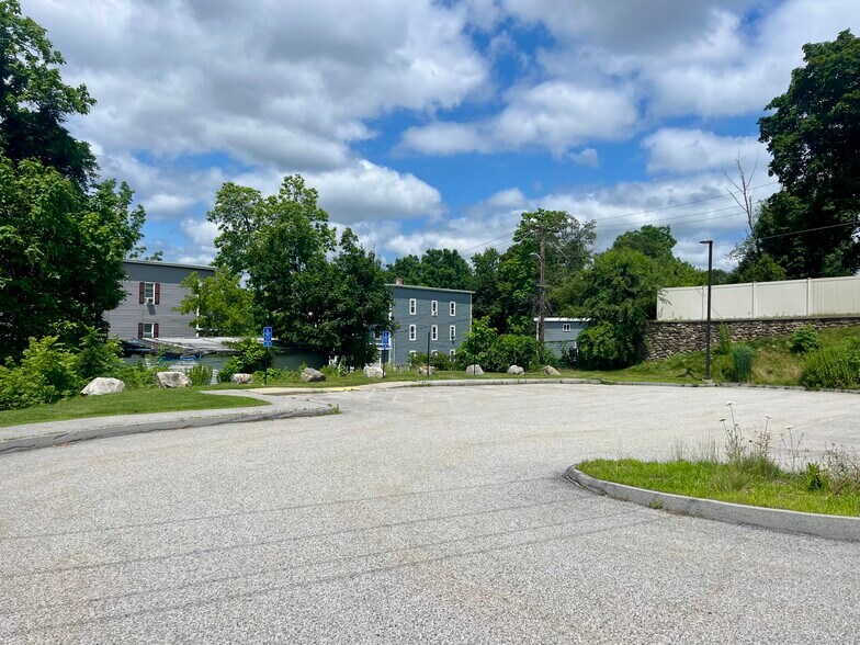 44 Morris St, Webster, MA à vendre - Photo de l’immeuble – Image 3 sur 24