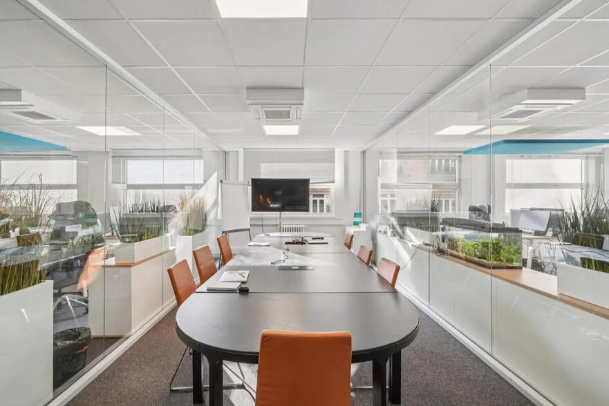 12 Rue De Ponthieu, Paris à louer - Photo intérieure – Image 2 sur 4