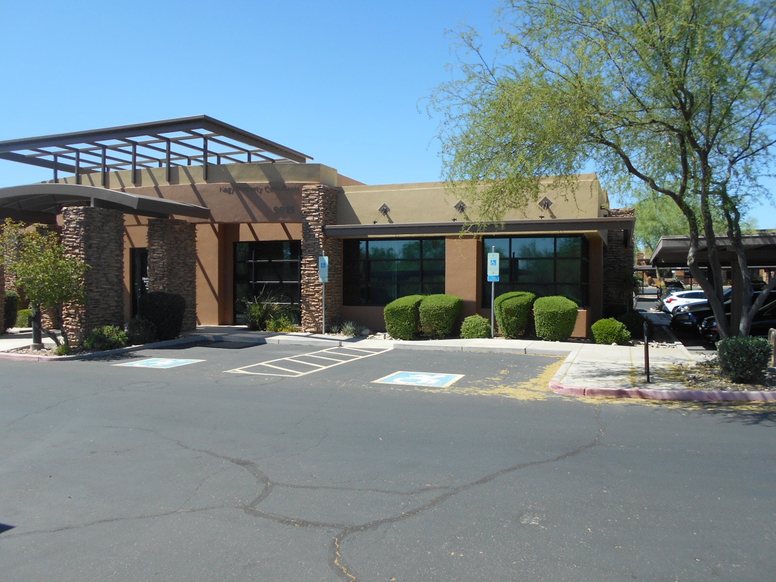 9915 E Bell Rd, Scottsdale, AZ à louer Photo de l’immeuble– Image 1 sur 2
