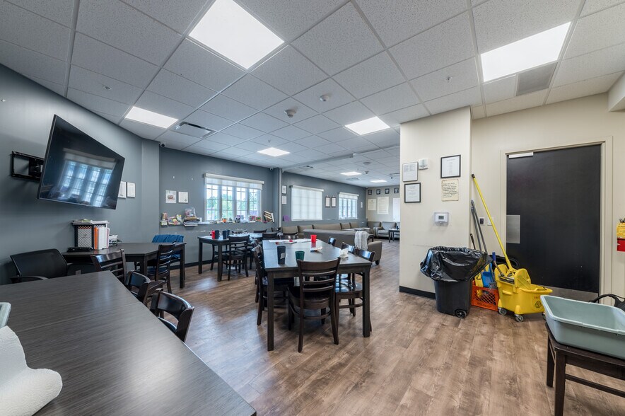 900 Fairmont Rd, Morgantown, WV à vendre - Photo de l’immeuble – Image 3 sur 50