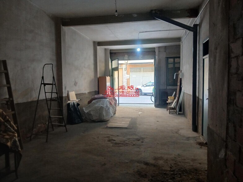 Local commercial dans Aspe à vendre - Photo intérieure – Image 1 sur 7