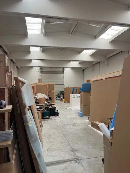 Local d'activités dans Le Muy à vendre - Photo de l’immeuble – Image 2 sur 5