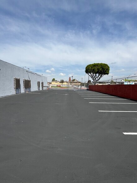 500 E Compton Blvd, Compton, CA à louer - Photo de l’immeuble – Image 3 sur 13