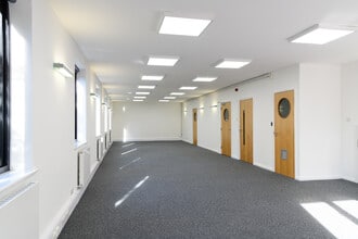 3-7 Canon Harnett Ct, Milton Keynes à louer Photo intérieure– Image 1 sur 4