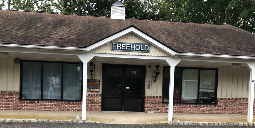 2 Monmouth Ave, Freehold, NJ à louer - Photo de l’immeuble – Image 1 sur 4