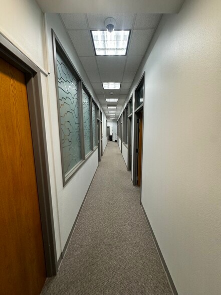 3201 W 7th Ave, Corsicana, TX à louer - Photo de l’immeuble – Image 3 sur 5
