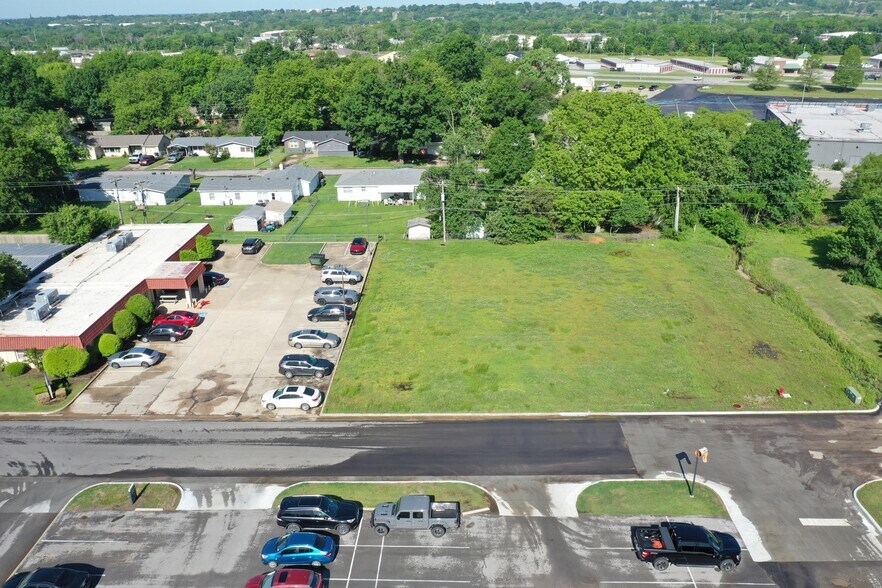 1421 N Muskogee Pl, Claremore, OK à vendre - Aérien – Image 2 sur 13