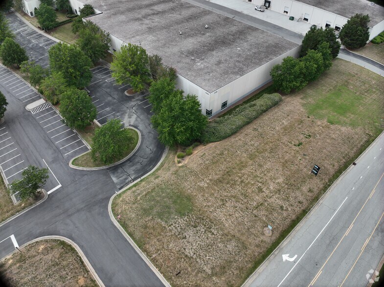 4336 Federal Dr, Greensboro, NC à louer – Image 2 sur 39