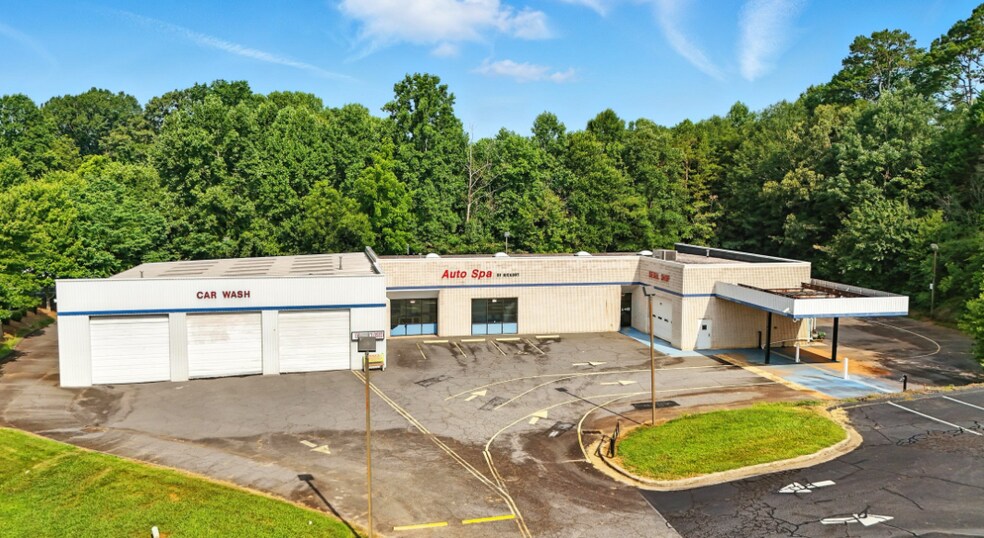 2931 N Center St, Hickory, NC à vendre - Vidéo sur l’annonce professionnelle – Image 2 sur 40