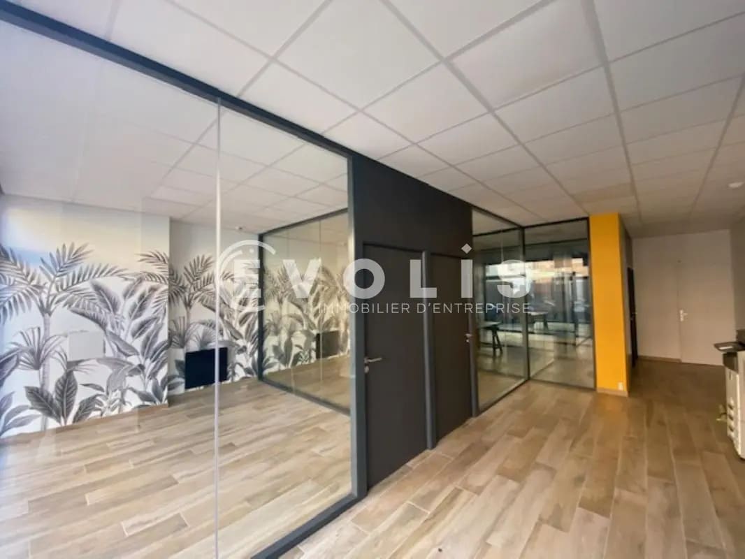 Bureau dans Amiens à louer Photo de l’immeuble– Image 1 sur 5