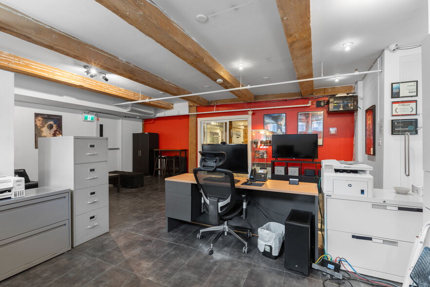 2261 Av Papineau, Montréal, QC à vendre - Photo de l’immeuble – Image 3 sur 24