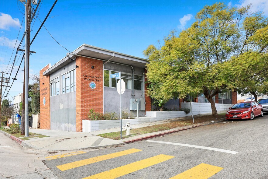 305-307 Parkman Ave, Los Angeles, CA à vendre - Photo de l’immeuble – Image 1 sur 10