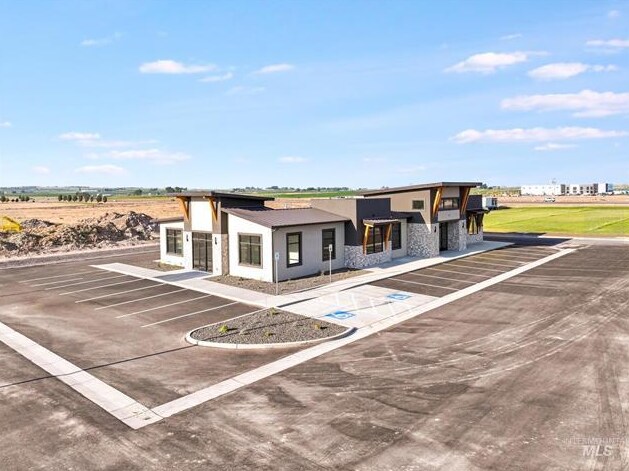 388 Crossroads Point Blvd, Jerome, ID à louer - Photo de l’immeuble – Image 3 sur 19