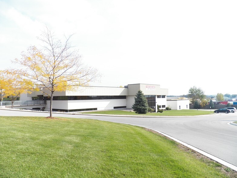 2985 S Ridge Rd, Green Bay, WI à vendre - Photo principale – Image 1 sur 150