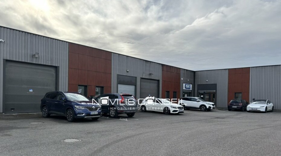 Local d’activités dans Montrabé à louer - Photo de l’immeuble – Image 1 sur 11