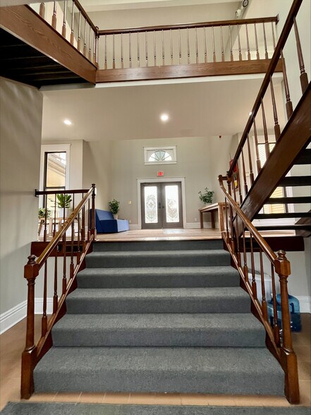 121 N Washington St, Naperville, IL à louer - Photo de l’immeuble – Image 2 sur 9
