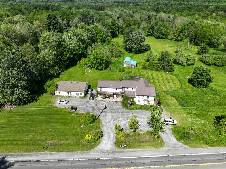 8013 NY-13, Blossvale, NY à vendre - Photo de l’immeuble – Image 2 sur 7