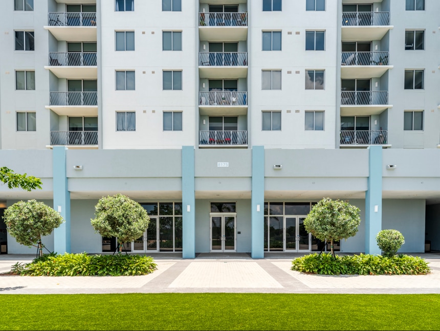8175 NW 107th Ave, Doral, FL à louer Photo intérieure– Image 1 sur 6