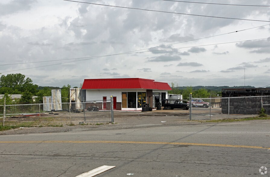 3700 Dickerson Pike, Nashville, TN à vendre - Photo de l’immeuble – Image 2 sur 2
