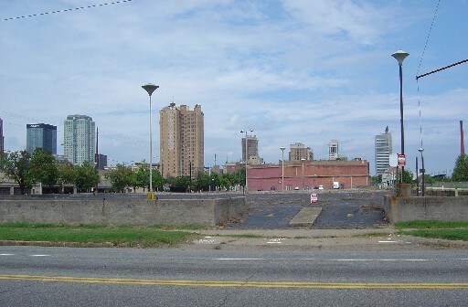 1401 1st Ave N, Birmingham, AL à louer - Photo de l’immeuble – Image 1 sur 1
