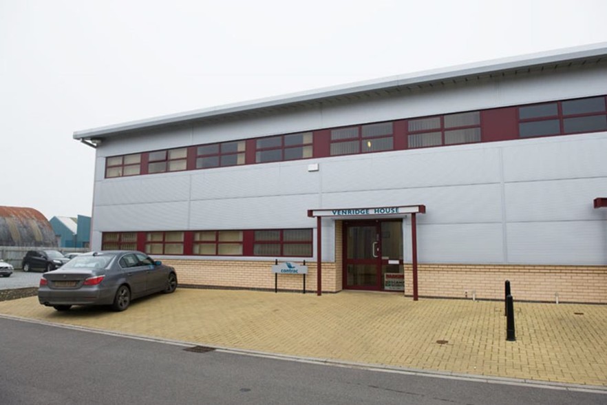 2 & 3 Zarya Ct, Beverley à louer - Photo principale – Image 1 sur 1