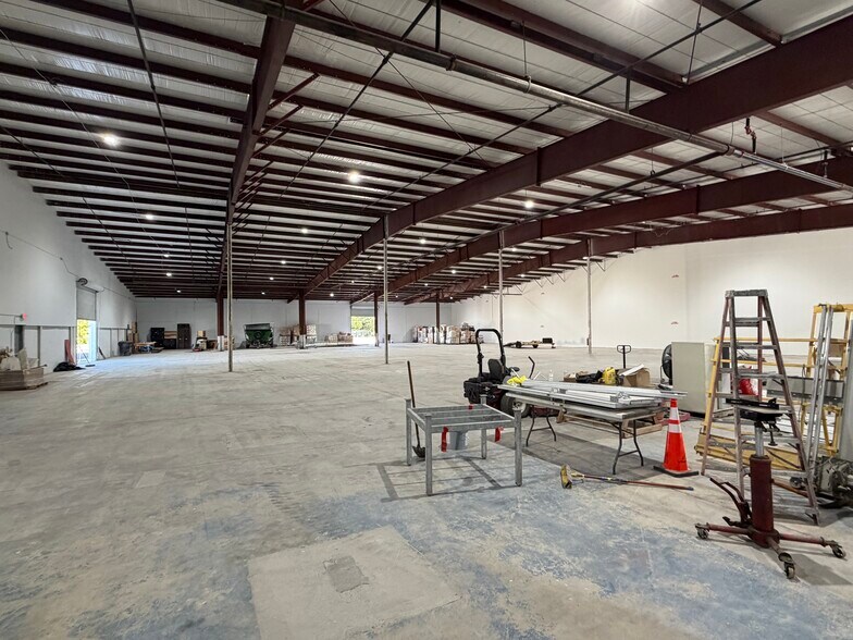 5700 E Colonial Dr, Orlando, FL à louer - Photo intérieure – Image 2 sur 6