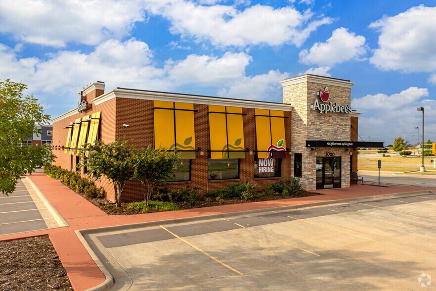 1020 E State Highway 152, Mustang, OK à louer - Photo de l’immeuble – Image 3 sur 3