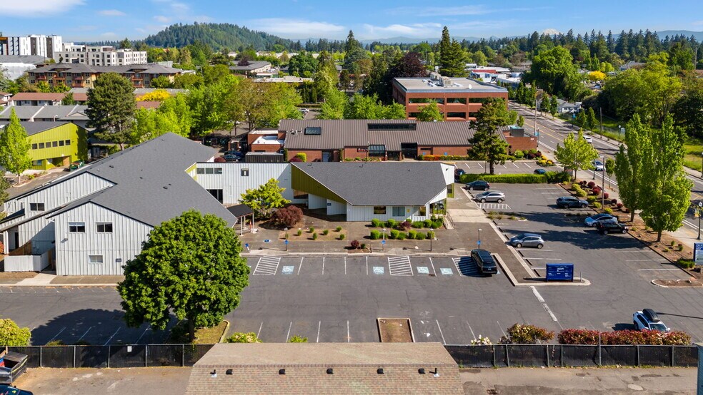 Professional Plaza portefeuille de 4 biens à vendre sur LoopNet.fr - Photo de l’immeuble – Image 3 sur 7