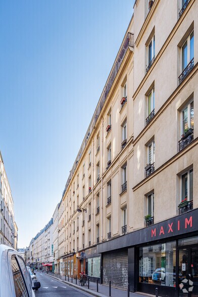 Local commercial dans Paris à louer - Photo principale – Image 1 sur 1