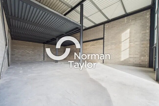 Plus de détails pour Local d’activités à vendre