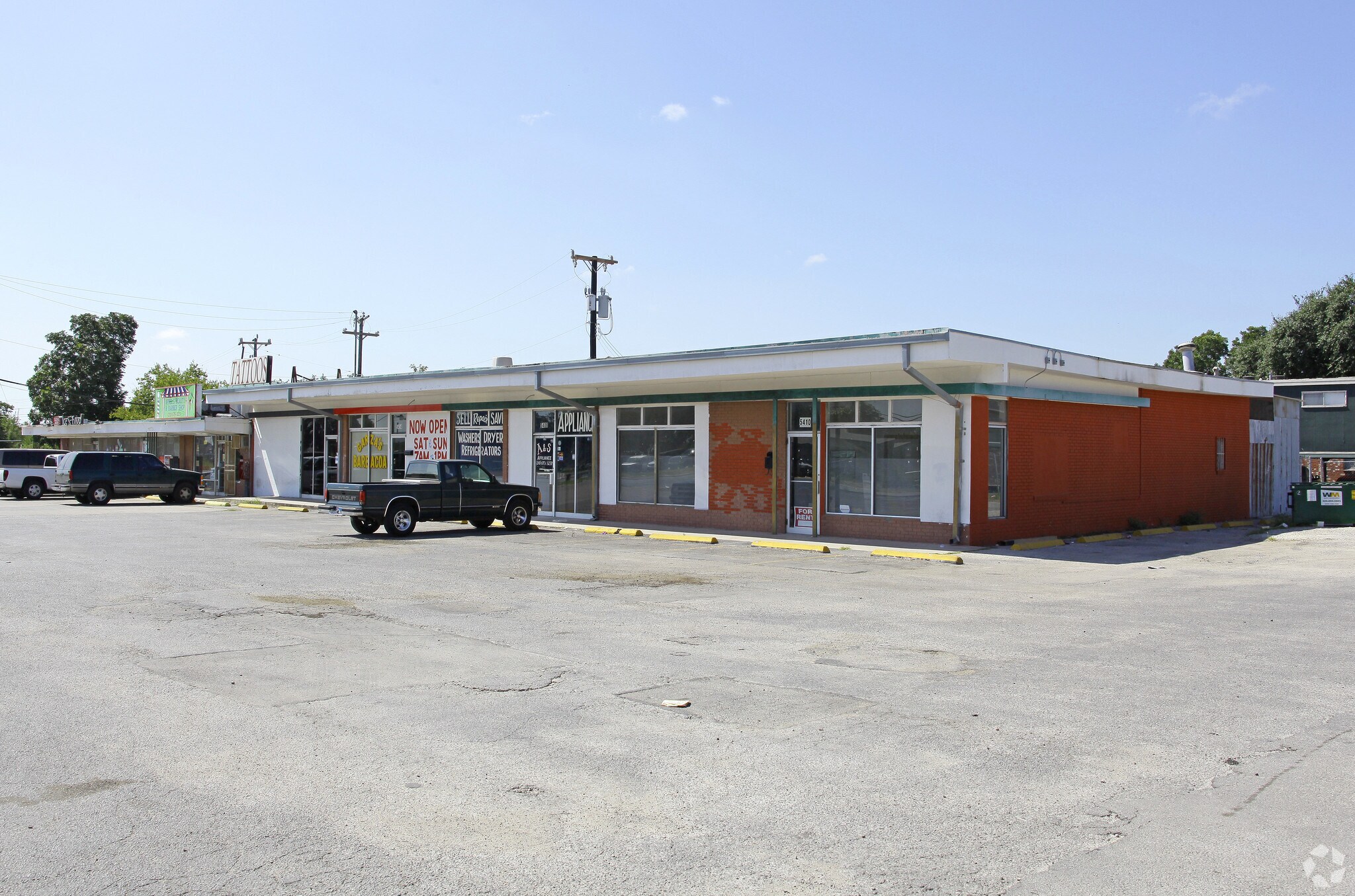 5402-5414 W Military Dr, San Antonio, TX à vendre Photo principale– Image 1 sur 6