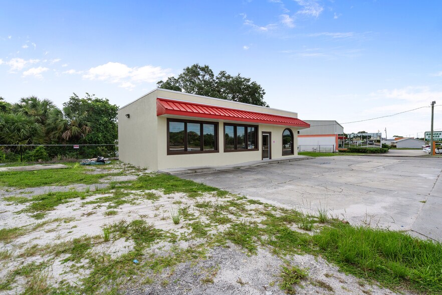 2543 S Harbor City Blvd, Melbourne, FL à louer - Photo de l’immeuble – Image 3 sur 21