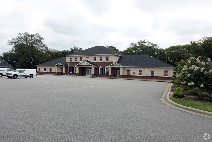 321 Dick St, Fayetteville, NC à vendre - Photo de l’immeuble – Image 2 sur 24