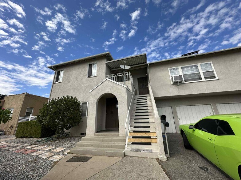 1111 W Alhambra Rd, Alhambra, CA à vendre - Photo de l’immeuble – Image 2 sur 9