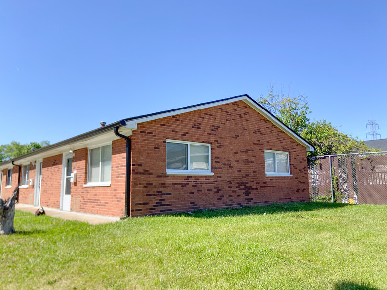 1510-1574 Leonaire Ct, Saint Louis, MO à vendre - Photo de l’immeuble – Image 3 sur 21