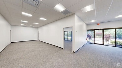 2880 N Scherer Dr, Saint Petersburg, FL à louer Numérisation 3D Matterport– Image 1 sur 12