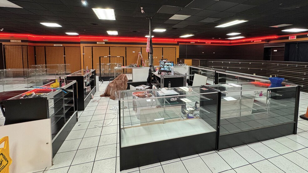 5110 University Blvd W, Jacksonville, FL à louer - Photo de l’immeuble – Image 3 sur 4