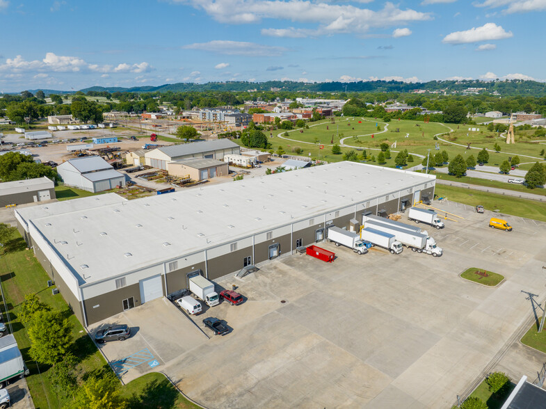 1859 E Polk St, Chattanooga, TN à louer - Photo de l’immeuble – Image 2 sur 6
