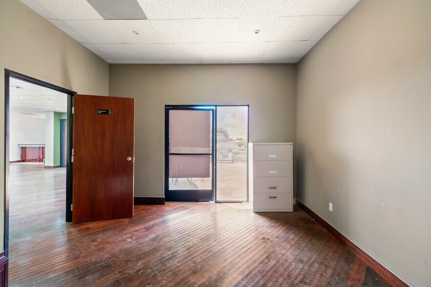 10800 S Prairie Ave, Inglewood, CA à louer - Photo de l’immeuble – Image 3 sur 10