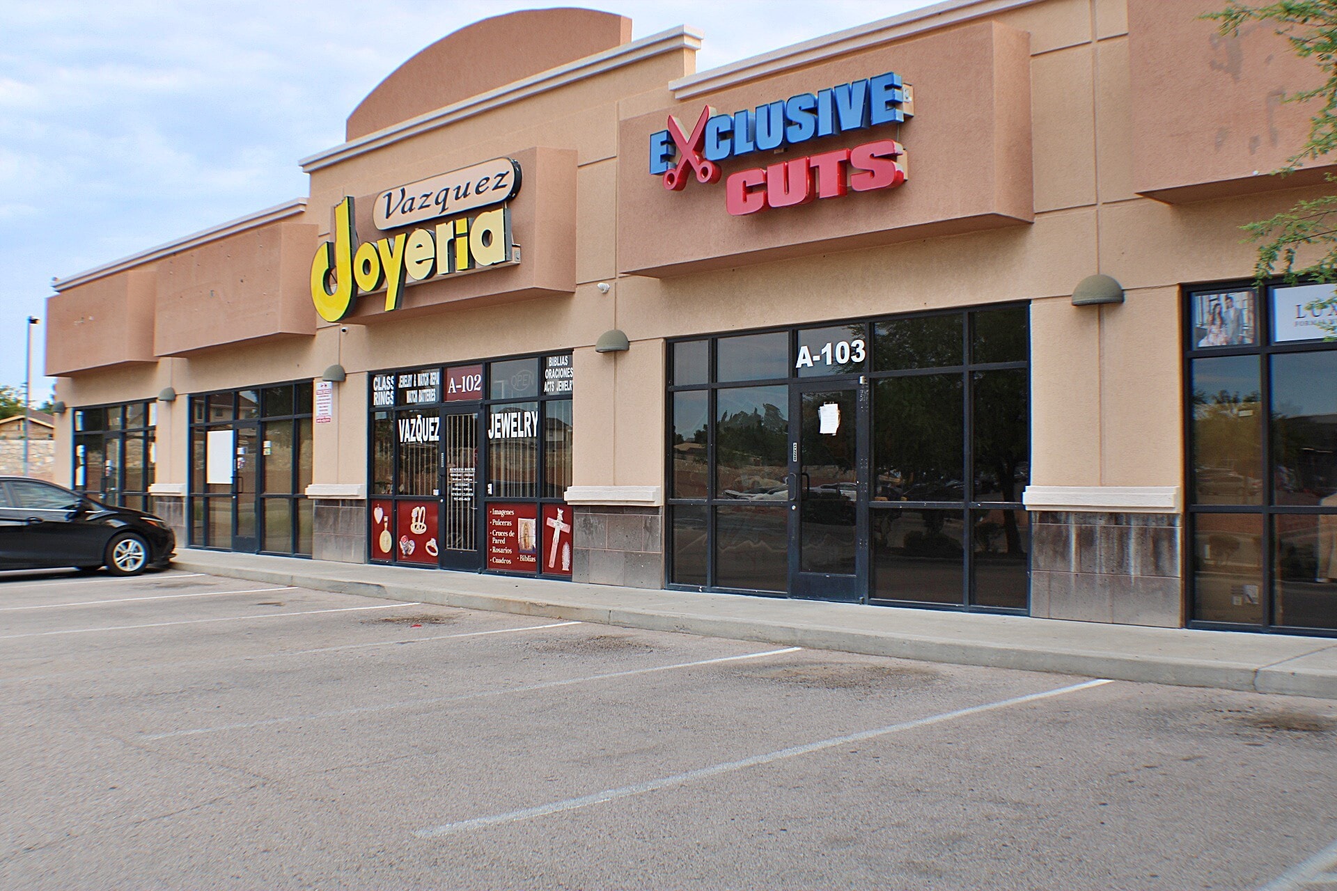 11890 Vista del Sol Dr, El Paso, TX à louer Photo de l’immeuble– Image 1 sur 7